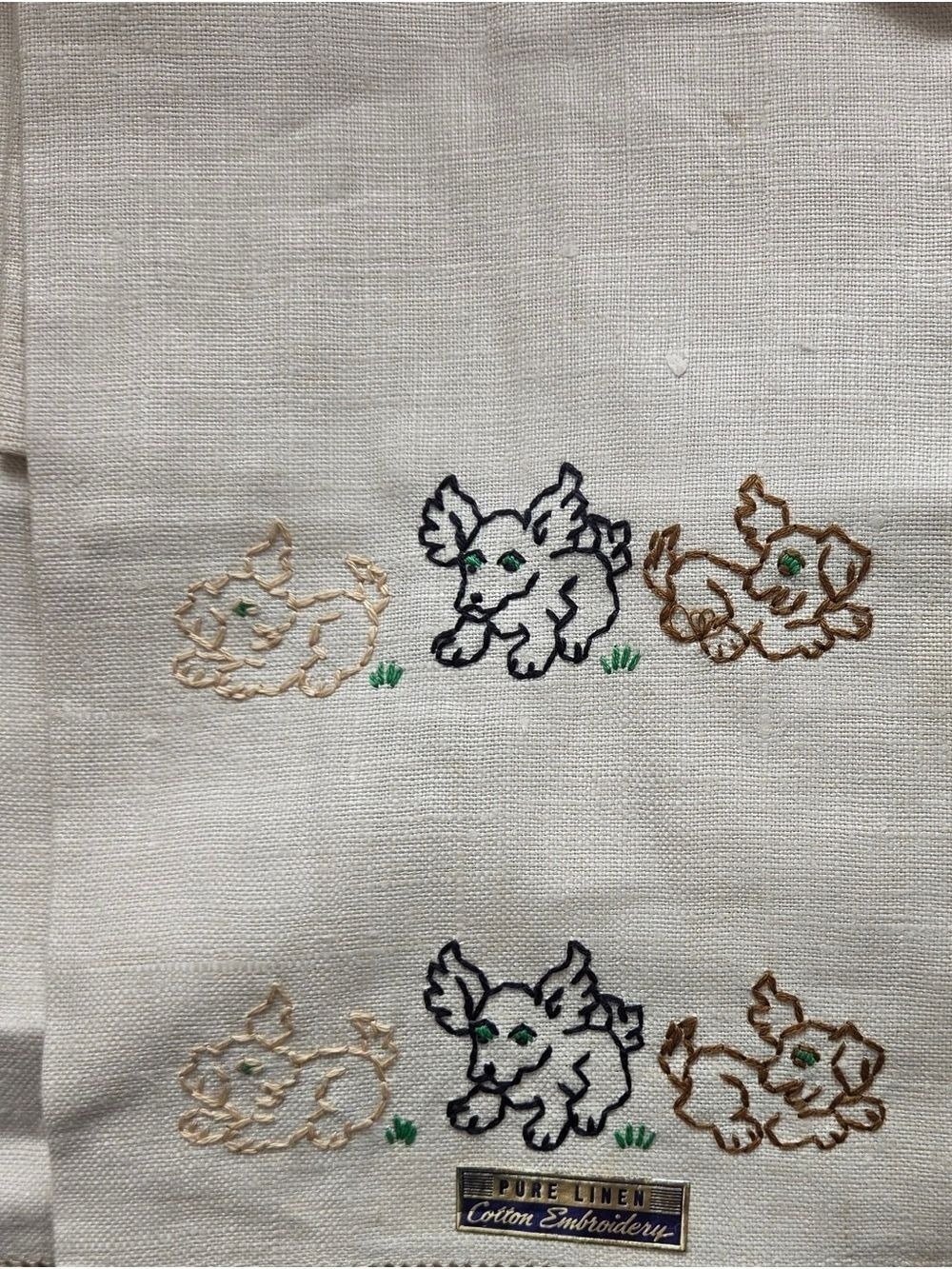 New Vtg Set Of 3 Linen Embroidered Tea/ Hand towels - Picture 2 of 7